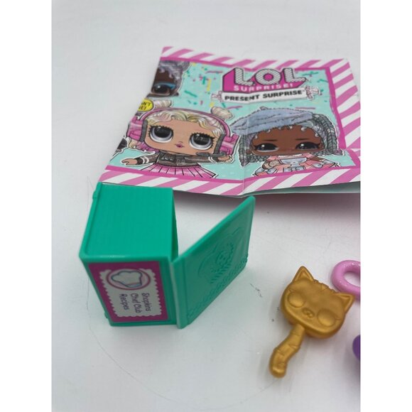 Shopkins & Fingerlings Miniature Toy Bundle With Accessories - Picture 12 of 14